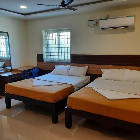 Grk Residency Hotel Gūduvāncheri Zewnętrze zdjęcie
