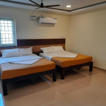 Grk Residency Hotel Gūduvāncheri Zewnętrze zdjęcie